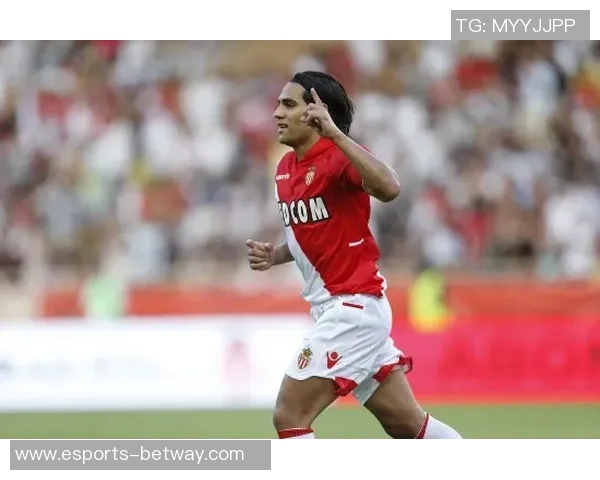 卡洛斯贝拉:从墨西哥足球天才到美国大联盟的超级明星